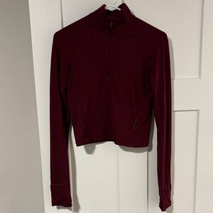 Like new lululemon maroon rulu cropped 1/2 zip